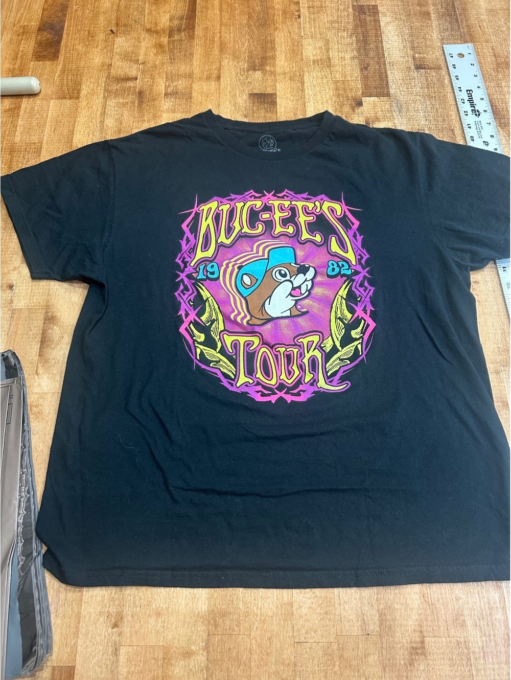 Buc-ee's Tour 1982-2002 Black Graphic T-Shirt Large
